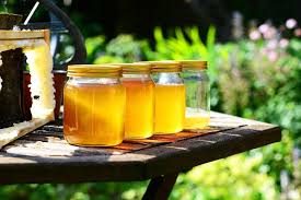 4 Beneficial Uses of Manuka Honey