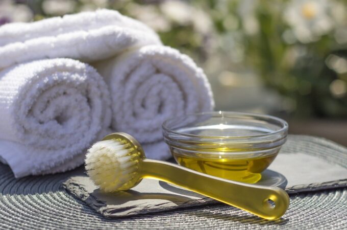 Keep Your Skin Moisturized And Safe With Natural Body Oil!