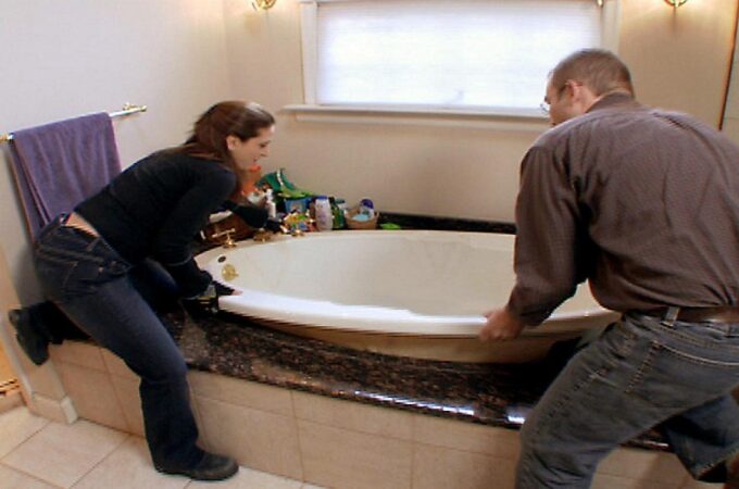 Step by Step Guide on Removing and Installing Bathtub