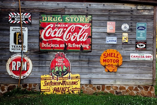 Benefits of Getting Metal Home Decor Signs
