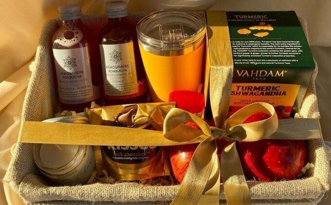 What are the advantages of Pre-designed gift hampers?
