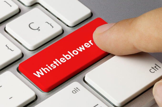 The Pros and Cons of Whistleblowing: Balancing Loyalty and Responsibility