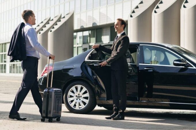 Qualities to Look for When Hiring Chauffeur Services in UAE