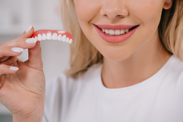 Here Are The Signs That It’s Time To Get New Dentures