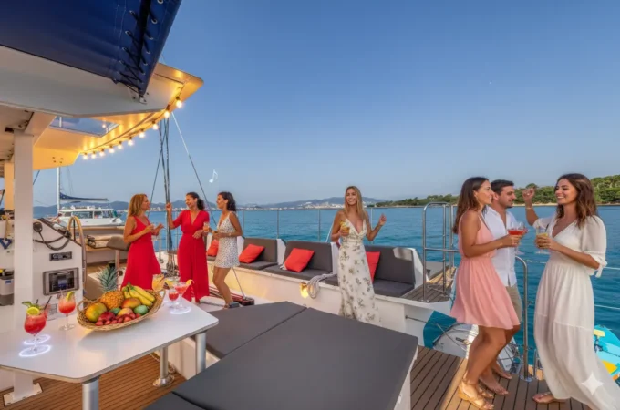 Balancing Comfort and Luxury for Nautical Gatherings
