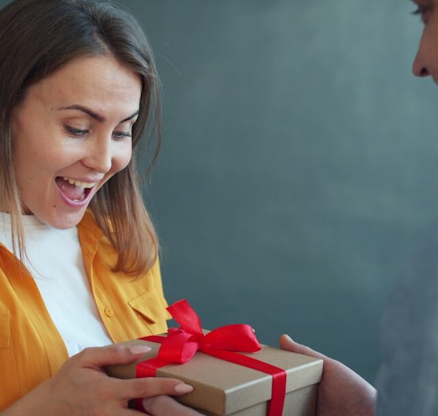 Birthday Gifts for Girlfriend: Meaningful Ideas She Will Love
