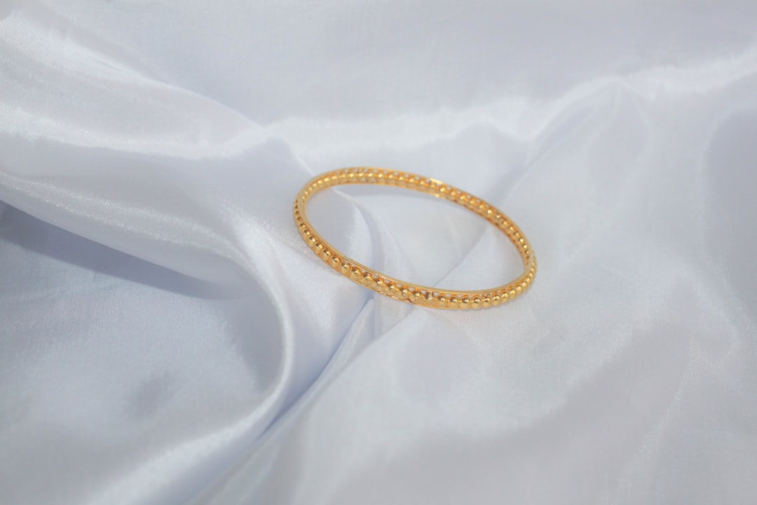 Fine gold jewelry pieces — timeless 40th birthday gift ideas for women