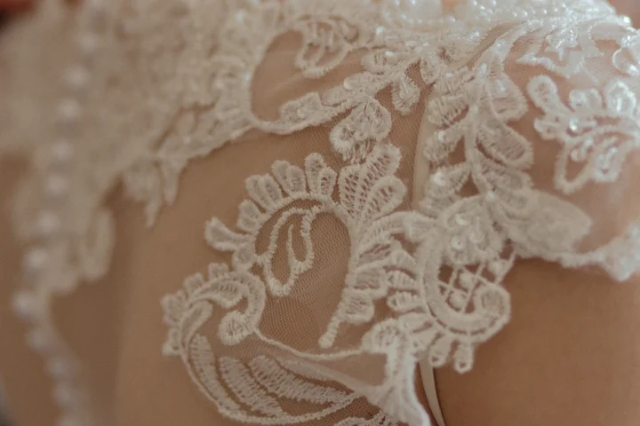How to Choose a Wedding Dress: A Complete 2026 Guide