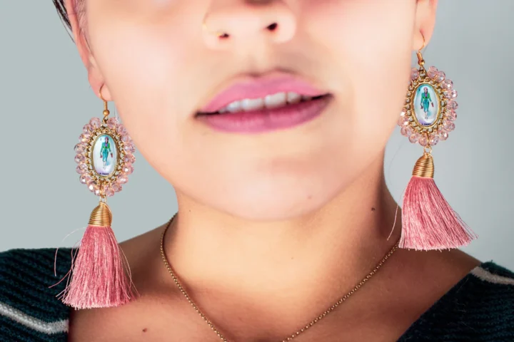 Jewelry for Aquarius Women: Gift Ideas She’ll Truly Love
