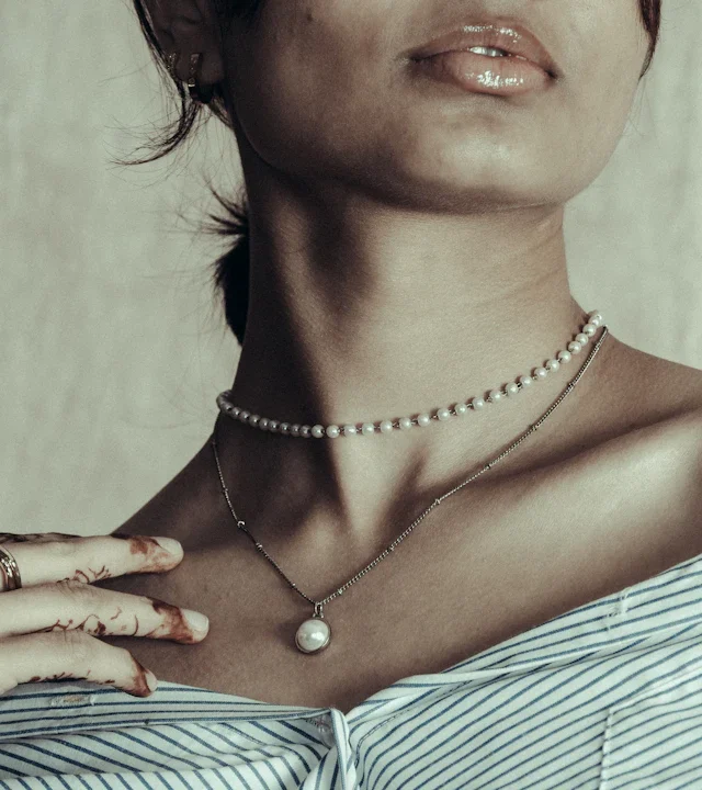 Jewelry for Cancer Women: Gift Ideas She’ll Truly Love