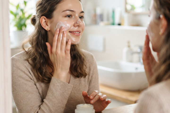 Best Moisturizer for Combination Skin: 5 Lightweight Formulas That Balance Without Greasing