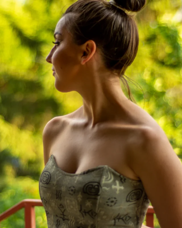 Strapless Bras: How to Choose One That Stays Up (2026)