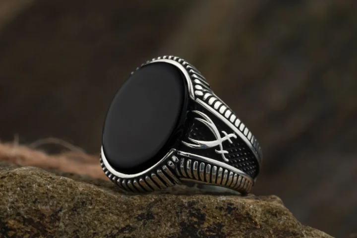 Black Onyx Rings: Meaning, Symbolism and Buying Guide